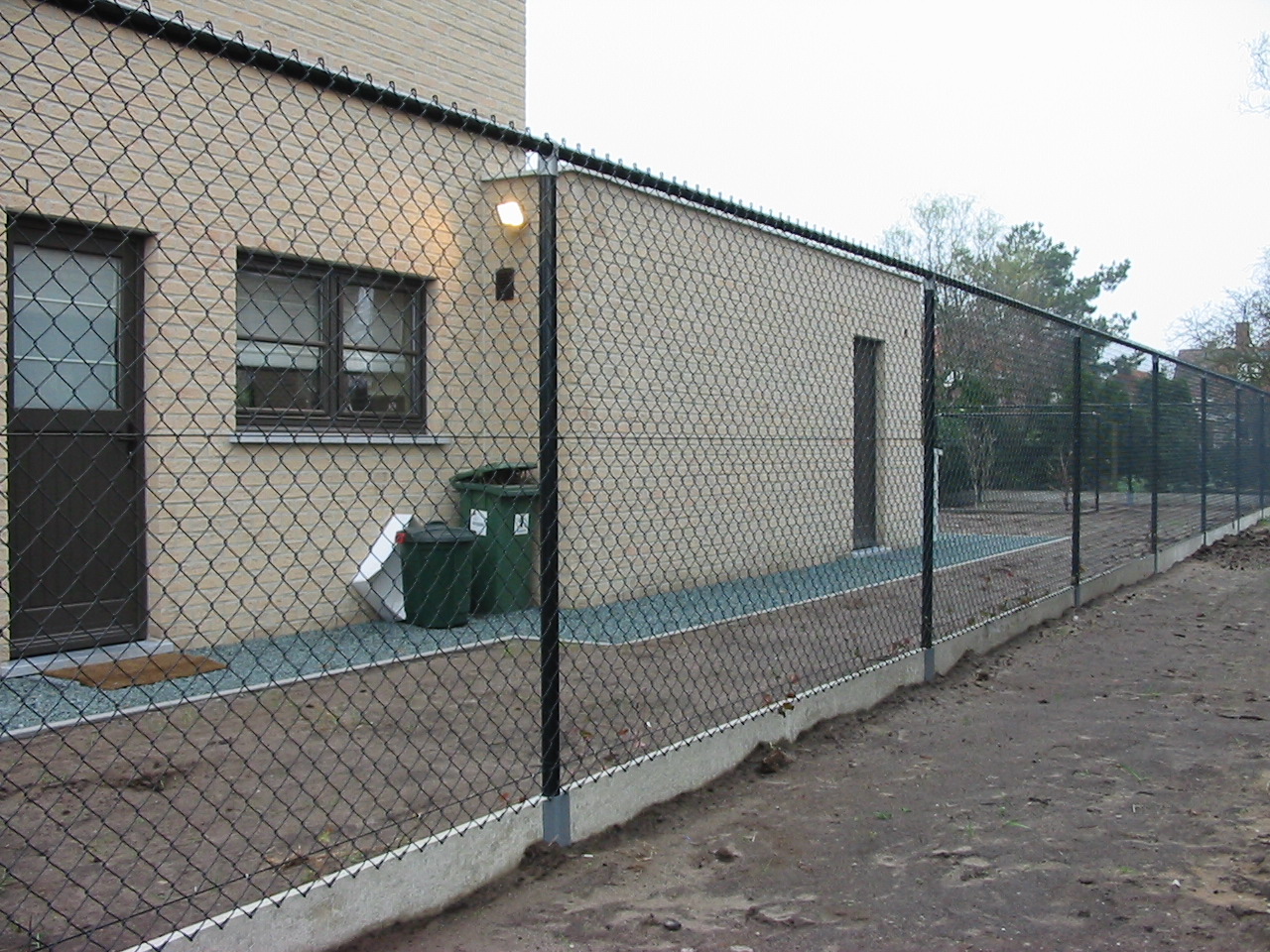 1. GAASAFSLUITING MET BOVENBUIS EN BETONPLAAT ONDER